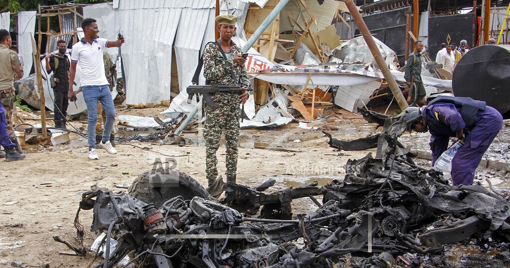 Somalia's Army Chief Survives Suicide Car Bomb | Africanews