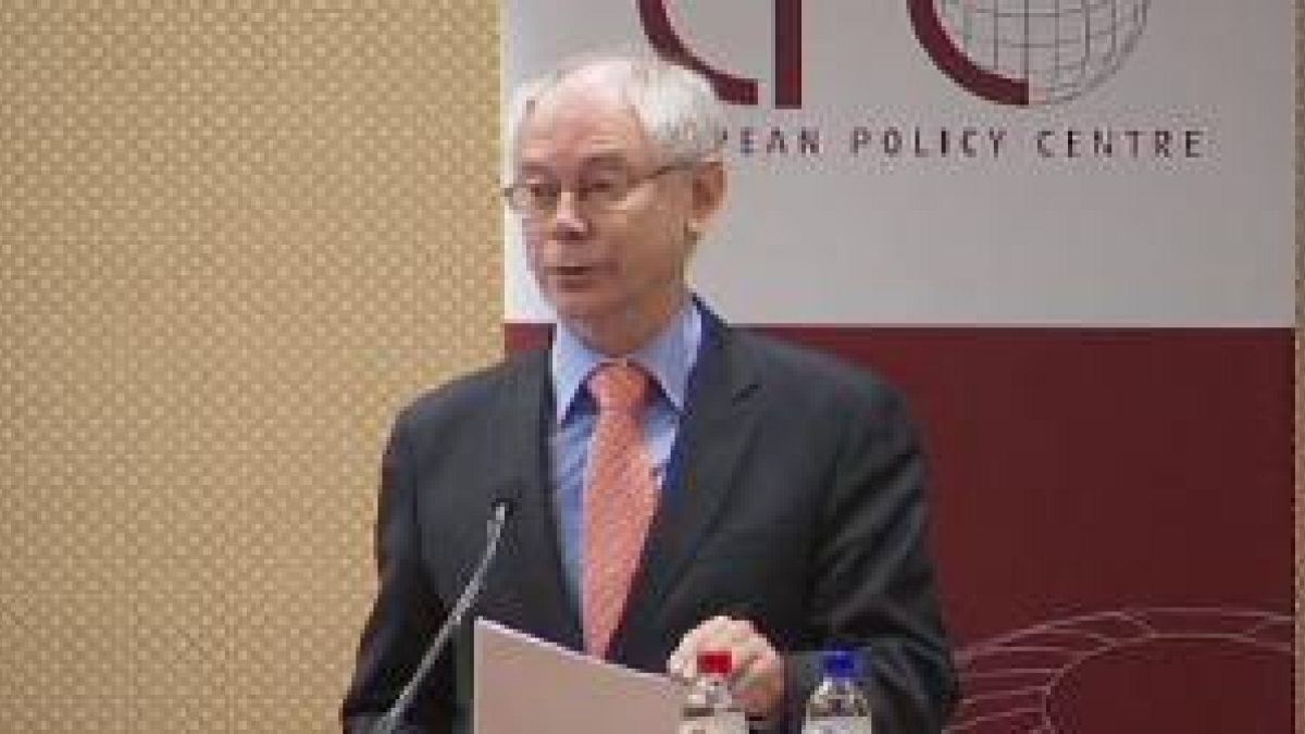 "Si la eurozona no sobrevive, la Unión Europea tampoco", advierte Van Rompuy