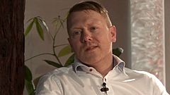 Jon Gnarr: "Der Dollar ist cooler als der Euro"