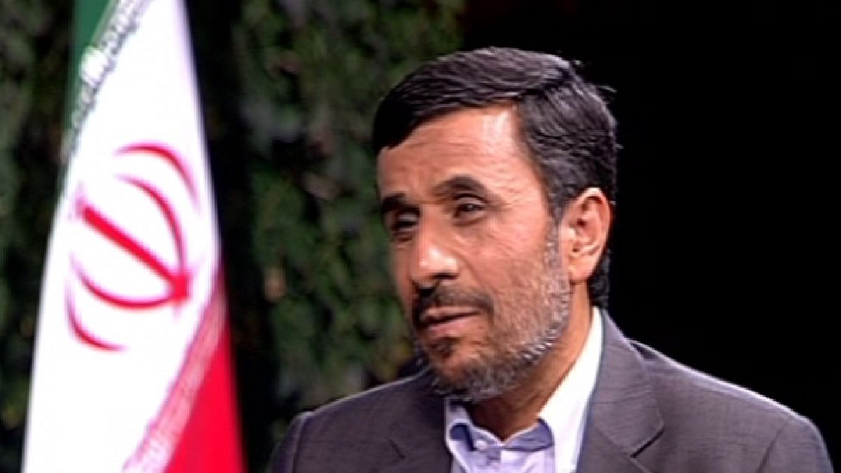 Ахмадинежад: "Лишь сумасшедшие стремятся к созданию атомной бомбы"