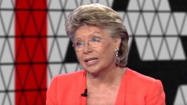 AB Adalet Komiseri Reding: "10 bin Tunuslu göçmen, kriz değildir" AB Adalet Komiseri Reding: "10 bin Tunuslu göçmen, kriz değildir"