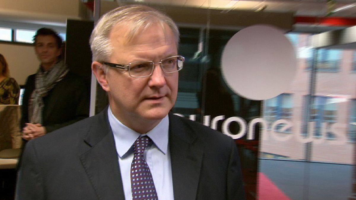 Rehn: Tackling sovereign debt 'first priority'