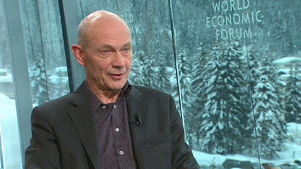 Pascal Lamy: " Tiene que haber austeridad para no sacrificar a las futuras generaciones" Pascal Lamy: " Tiene que haber austeridad para no sacrificar a las futuras generaciones"