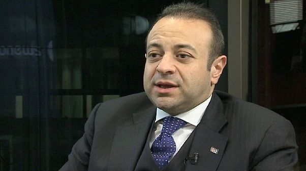 Egemen Bağış: "Não faz sentido falar em genocídio" Egemen Bağış: "Não faz sentido falar em genocídio"