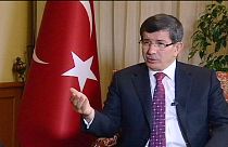 Turchia: Davutoglu, "bisogna tenere sotto controllo la situazione siriana"