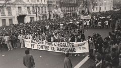 «Les partis politiques sont dépendants des médias »