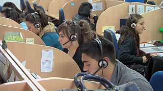 جوانان اسپانیایی با بیکاری و بی پولی دست و پنجه نرم می کنند
