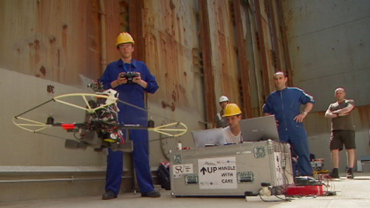 Roboter rücken Schiffen zu Leibe Roboter rücken Schiffen zu Leibe