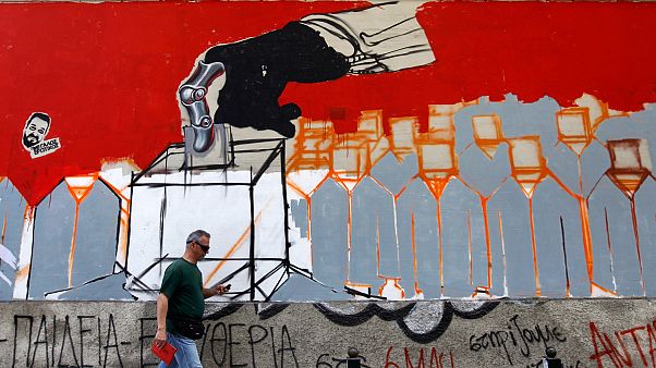 Grecia: in cabina di fronte a un dilemma, pro o contro il rigore? Grecia: in cabina di fronte a un dilemma, pro o contro il rigore?