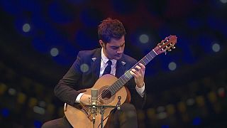 29 yaşındaki klasik gitar virtüözünün Royal Albert Hall macerası