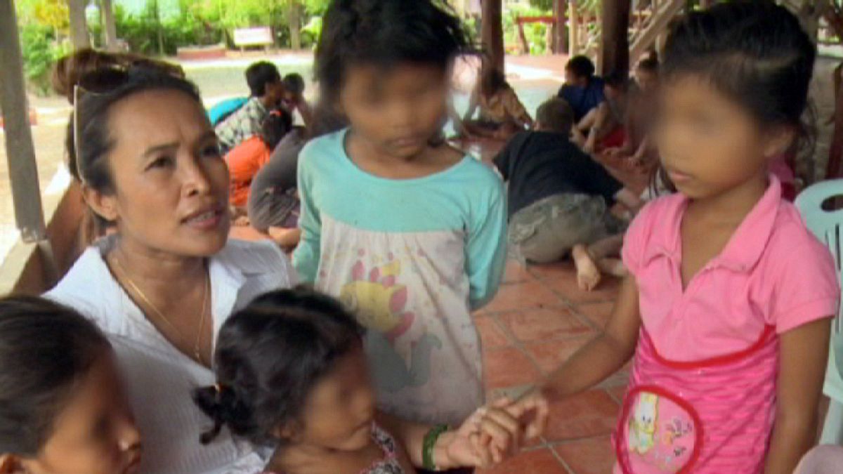 زنانی که علیه برده داری جنسی در کامبوج مبارزه می کنند