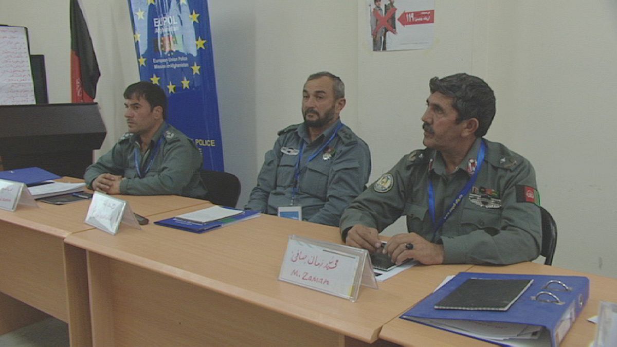 Reforma da polícia afegã com a UE