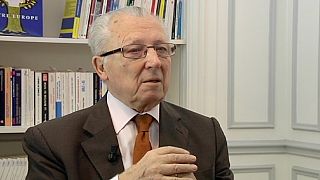 Jacques Delors: "El euro nos ha protegido incluso de nuestros errores, eso es lo que hay que cambiar"
