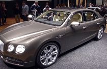 Modelos de luxo debutam no Salão Automóvel de Genebra