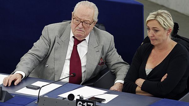 ¿Habría que cortar la financiación a los partidos extremistas del Parlamento Europeo? ¿Habría que cortar la financiación a los partidos extremistas del Parlamento Europeo?