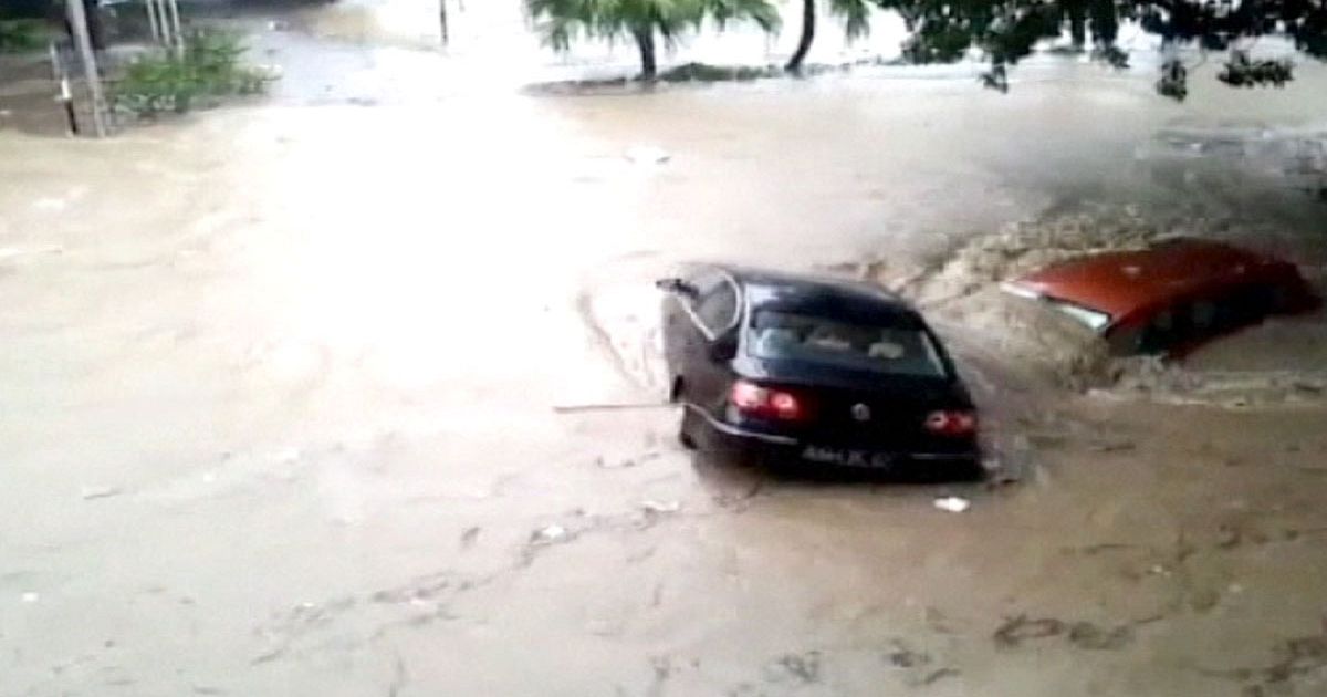 Deadly flash floods ravage Mauritius | euronews, world news