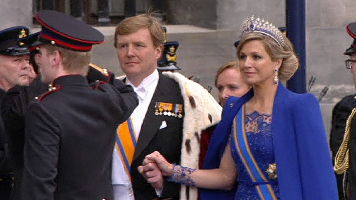 Reis Guilherme Alexandre e Máxima dão nova imagem à monarquia da Holanda