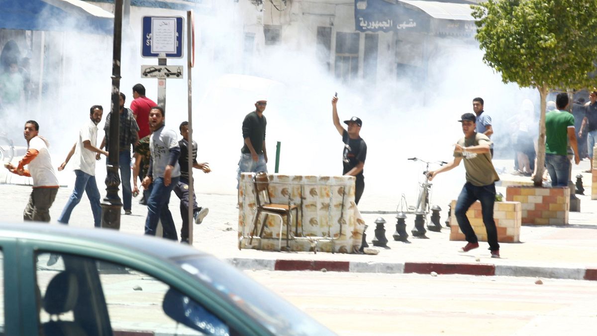 Λαϊκή οργή στην Τυνησία για τη δεινή οικονομική κατάσταση