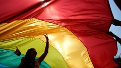 Gay couple sues French mayor over refusal to wed them