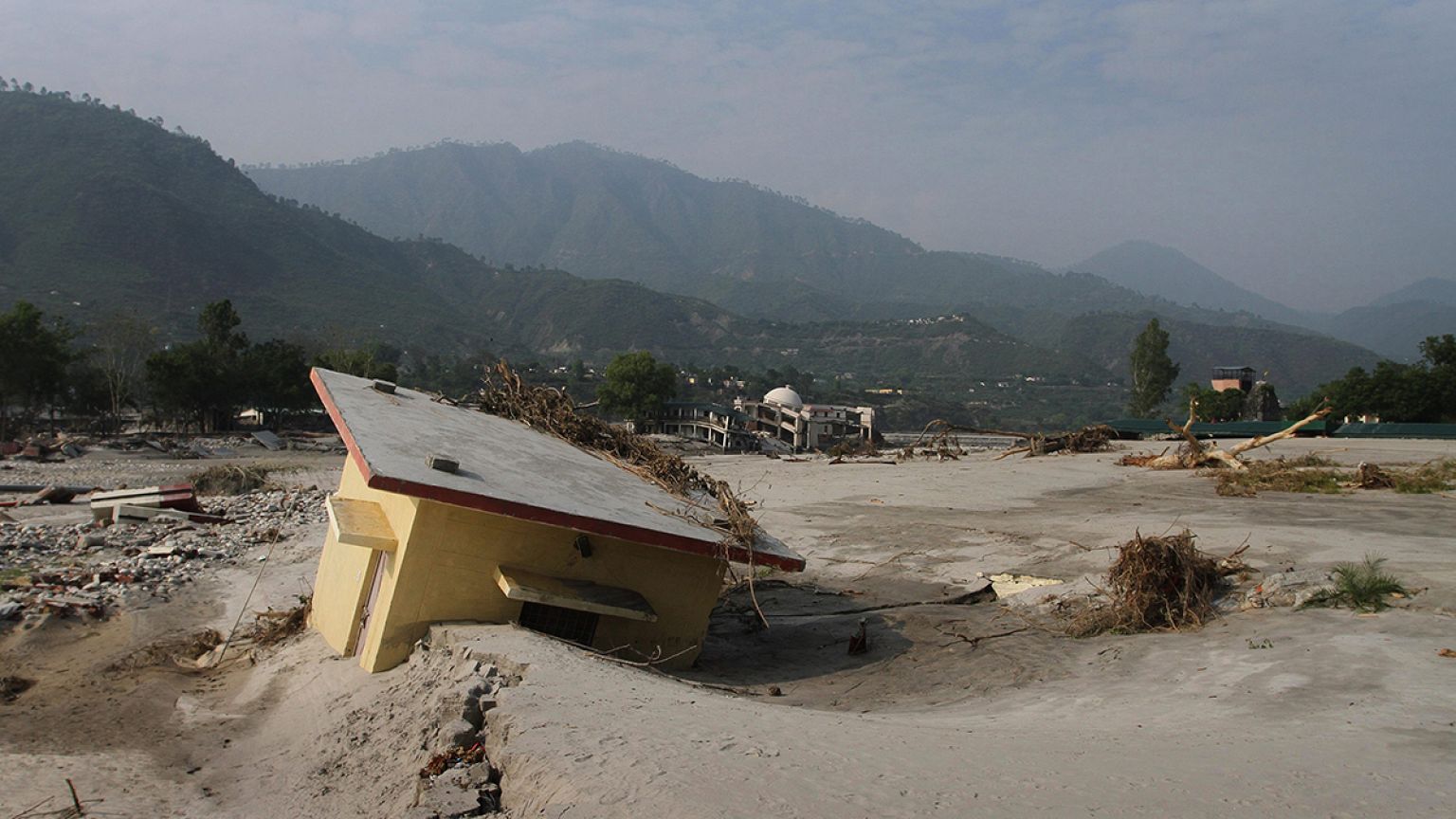 Indian flood victims fear epidemics as rescue operations continue