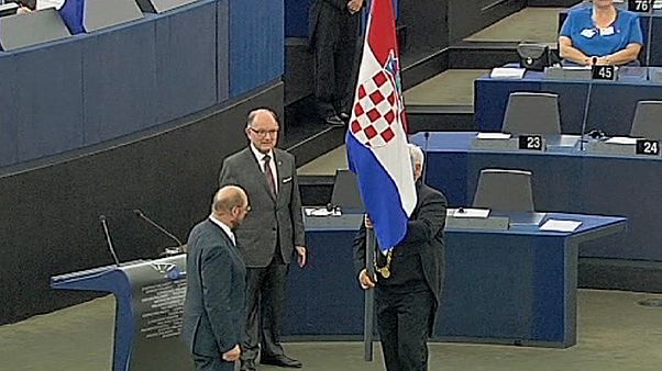 Европарламент приветствовал депутатов из Хорватии Европарламент приветствовал депутатов из Хорватии