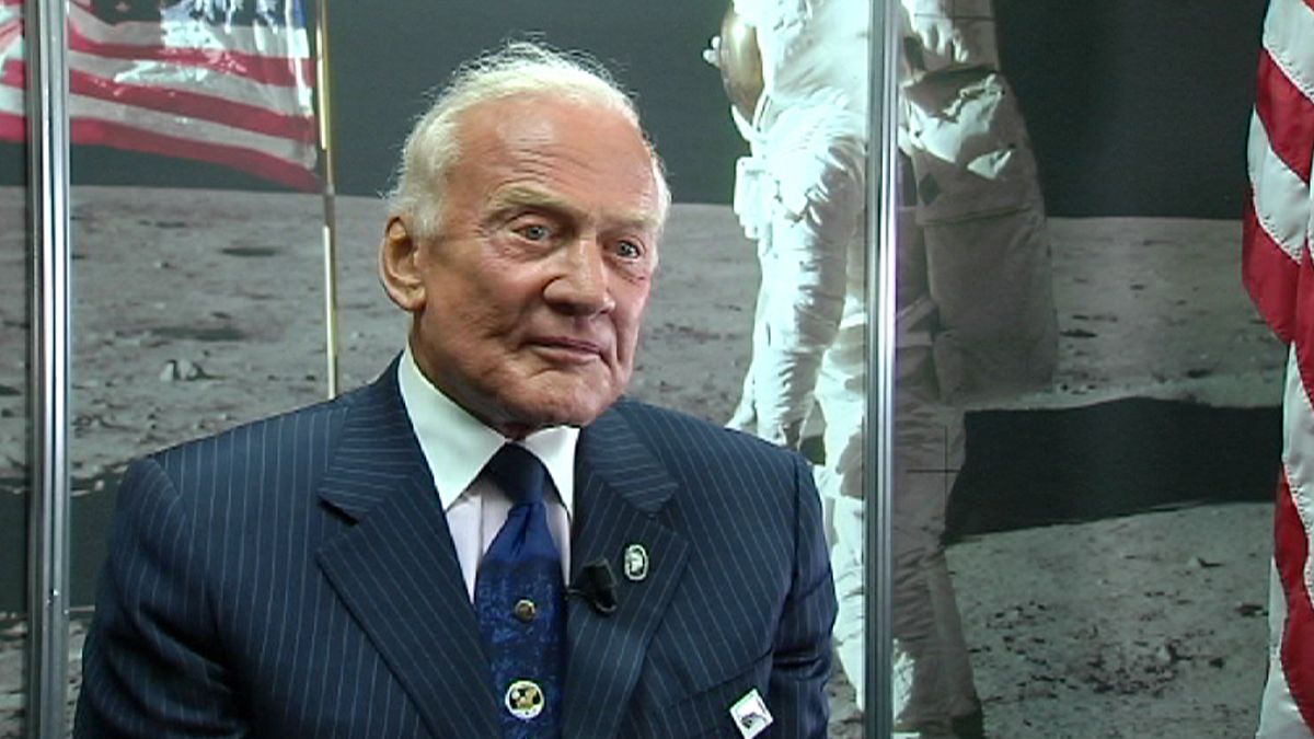 گفتگو با باز آلدرین، فضانورد آمریکایی که قدم بر کره ماه نهاد