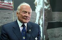A holdraszállás után a Mars felé kacsintgat Buzz Aldrin