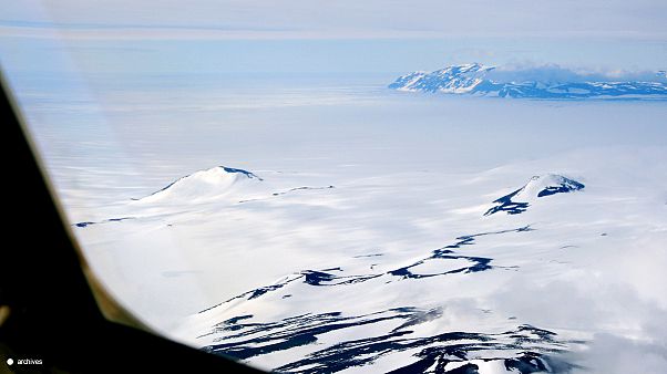 Egyptian pyramids in the Antarctic? Egyptian pyramids in the Antarctic?