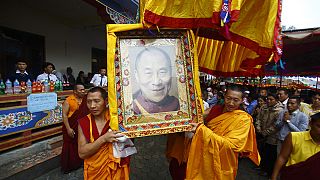 Fegyveres oszlatás a Dalai Láma születésnapján