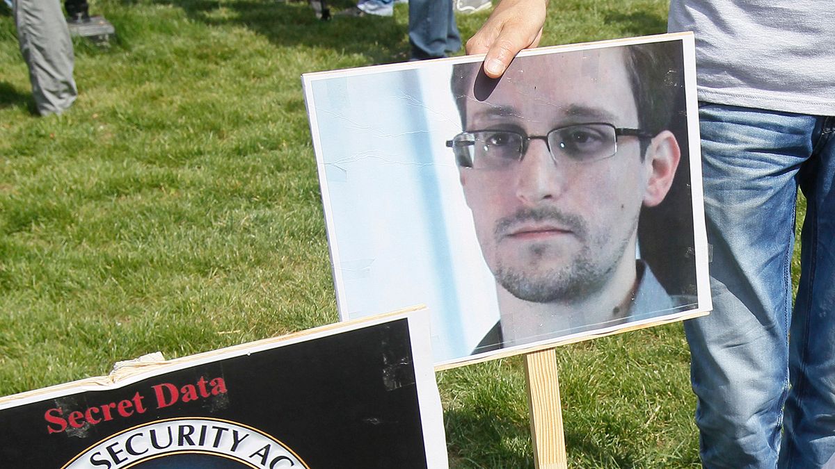 Snowden dice "sí" a la oferta de asilo de Venezuela según político ruso