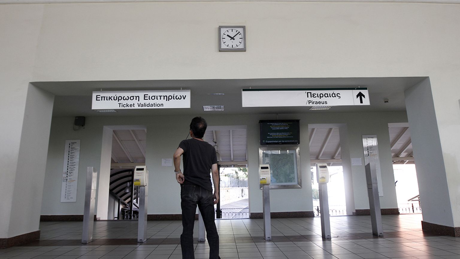 Σε απεργιακό κλοίο η Ελλάδα την Τρίτη