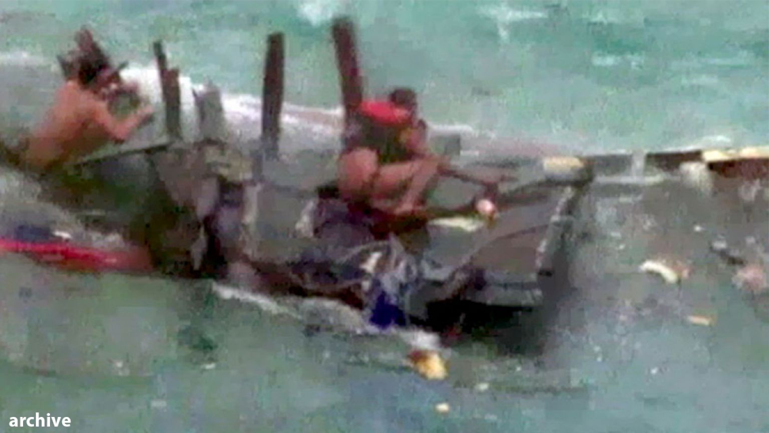 Un bateau avec 200 migrants à bord coule au large de l’Indonésie