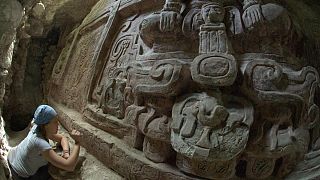 Encuentran en Guatemala uno de los frisos más espectaculares de la civilización maya