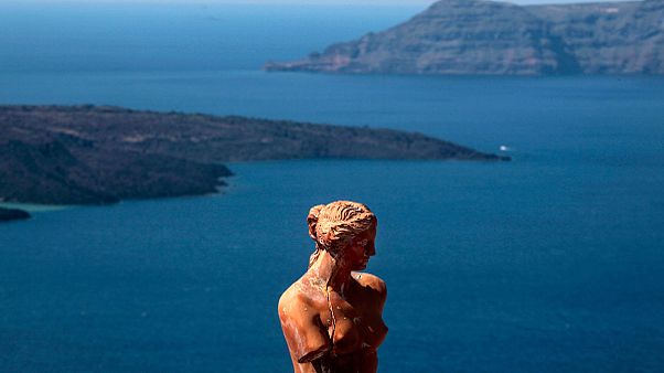 La isla griega de Santorini vive momentos caóticos por un apagón La isla griega de Santorini vive momentos caóticos por un apagón