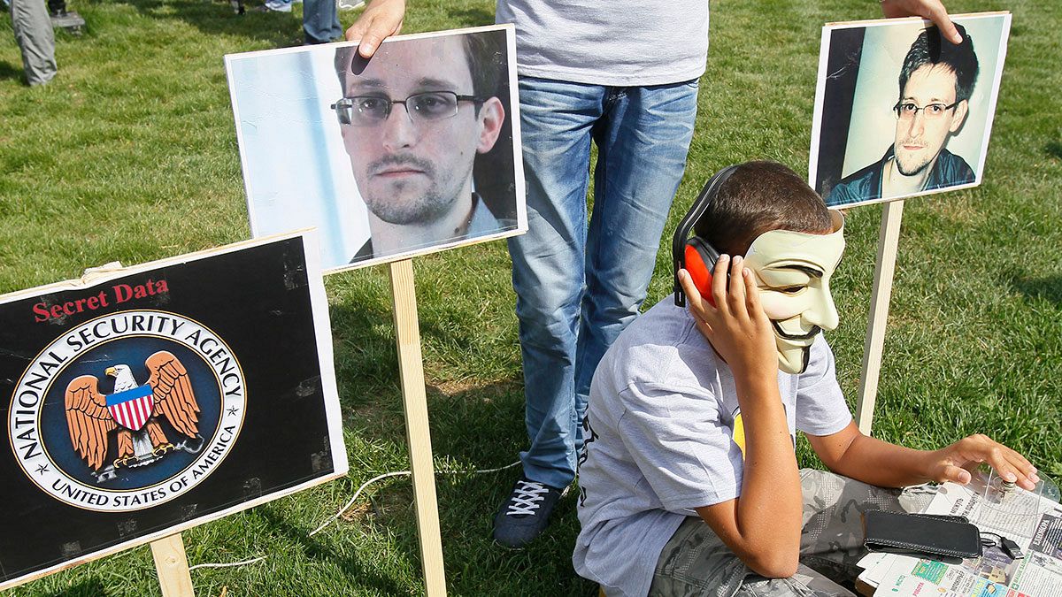 Russia accuses Britain of human rights hypocrisy over Snowden-gate