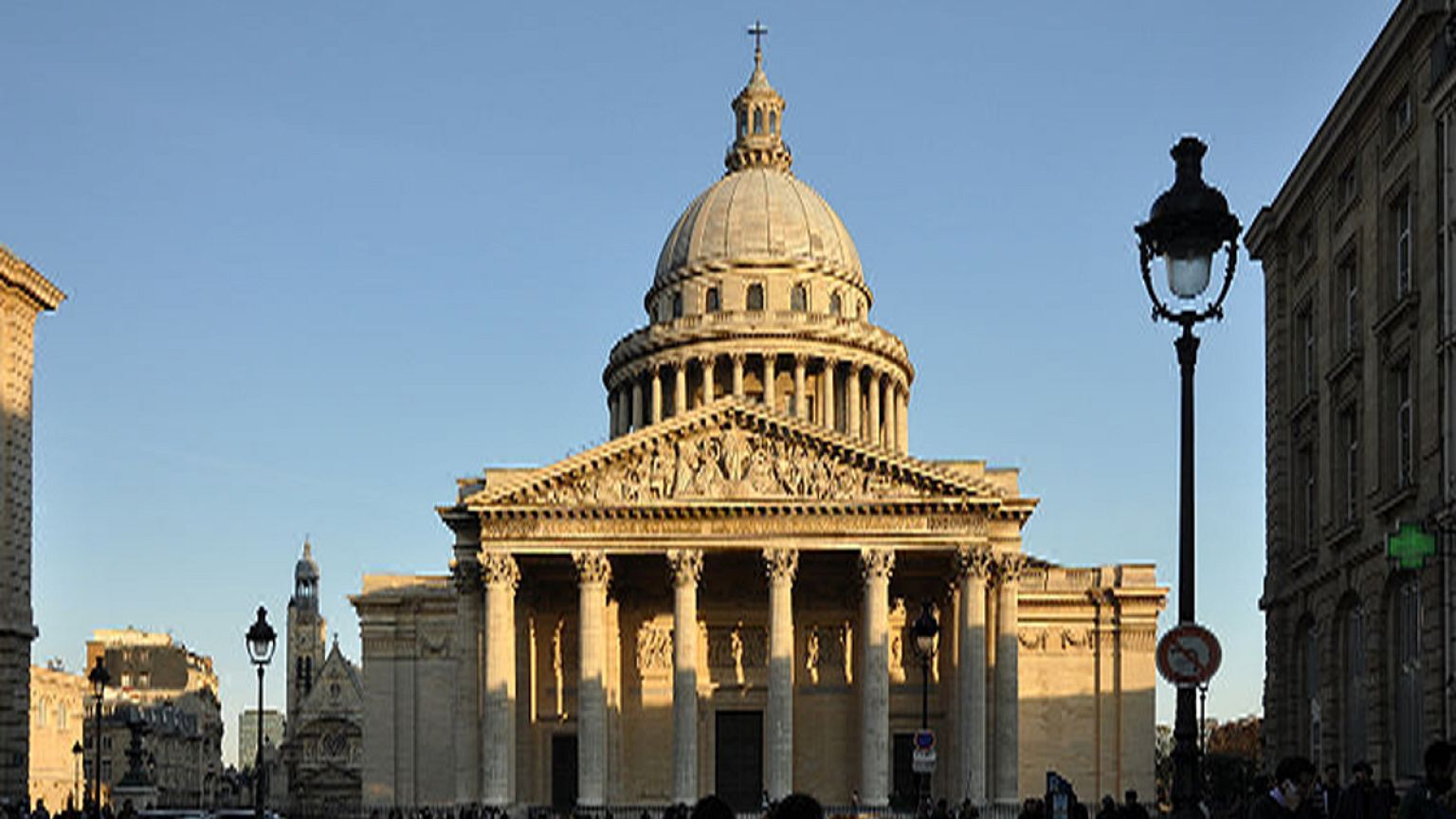 Cherche femmes à honorer au Panthéon et… sur Wikipédia