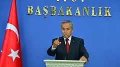 Arınç: Suriye helikopterini Türk uçakları düşürdü