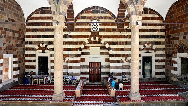 The difference between Shi’a and Sunni explained The difference between Shi’a and Sunni explained
