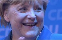 Alemanha: Merkel mais forte e mais dependente