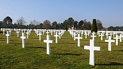 Americans' long trip to visit war dead hit by own government's shutdown