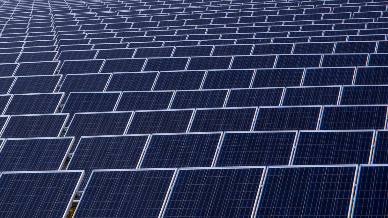 Le soleil du désert rafraîchit les intérieurs de Dubaï