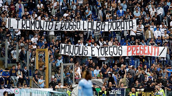 Da curva Lazio striscione per Alba Dorata Da curva Lazio striscione per Alba Dorata