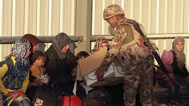 كلفة استضافة اللاجئين السوريين في الاردن لعامين تتجاوز 5,3 مليار دولار كلفة استضافة اللاجئين السوريين في الاردن لعامين تتجاوز 5,3 مليار دولار