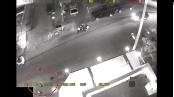 Grecia, il video dell'agguato contro i militanti di Alba dorata Grecia, il video dell'agguato contro i militanti di Alba dorata