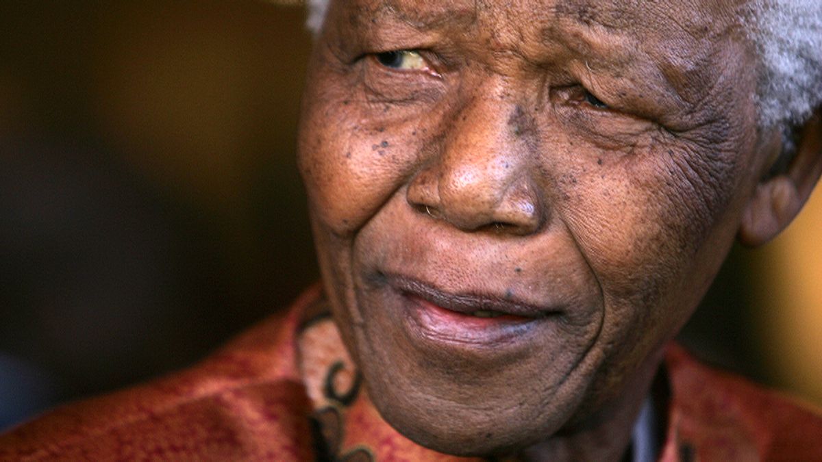 Nelson Mandela remains in stable but critical condition