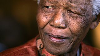 Nelson Mandela remains in stable but critical condition