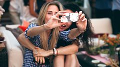 Le ‘selfie’ couronné mot anglais de l’année