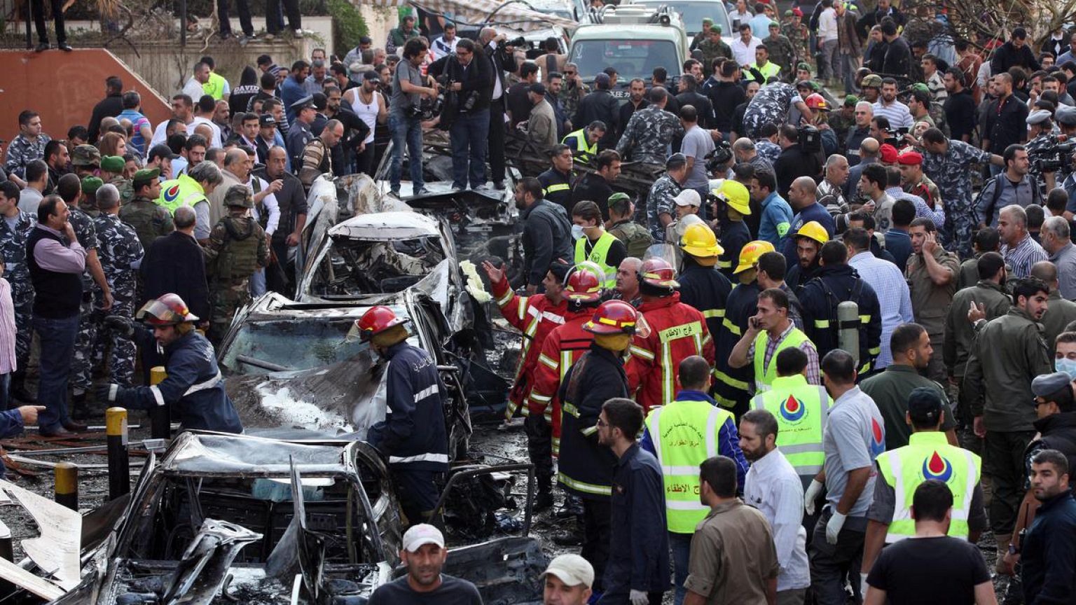 استهداف السفارة الايرانية فاتورة من النزاع السوري يسددها لبنان