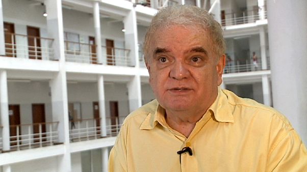 Entrevista ao economista angolano Manuel da Rocha Entrevista ao economista angolano Manuel da Rocha