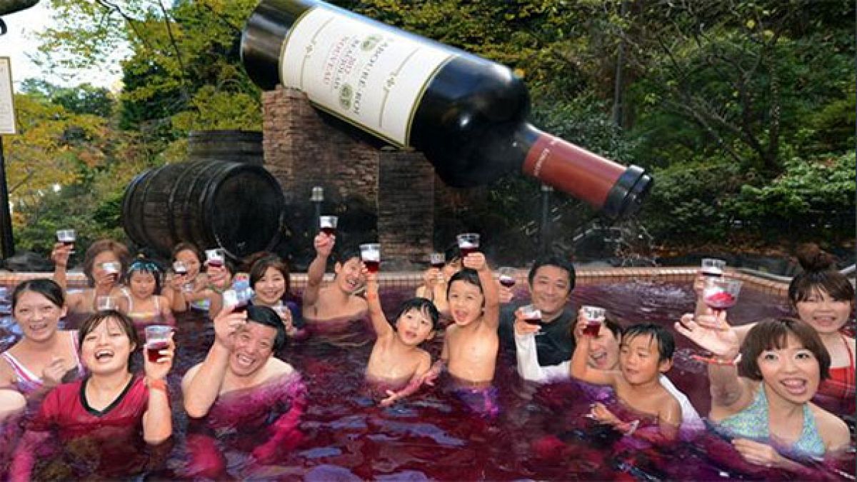 Japanese toast Beaujolais Nouveau by bathing in new vintage